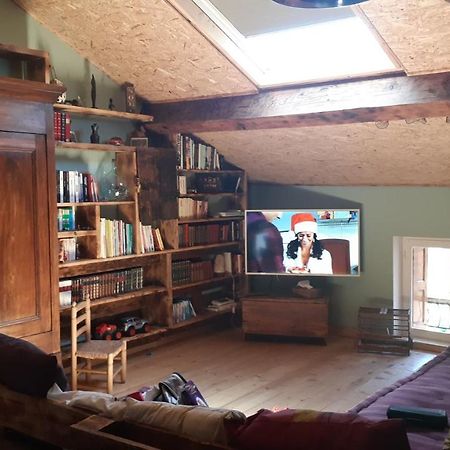 Maison Proche De La Nature Querigut Extérieur photo
