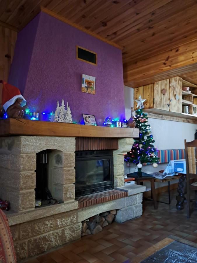 Maison Proche De La Nature Querigut Extérieur photo